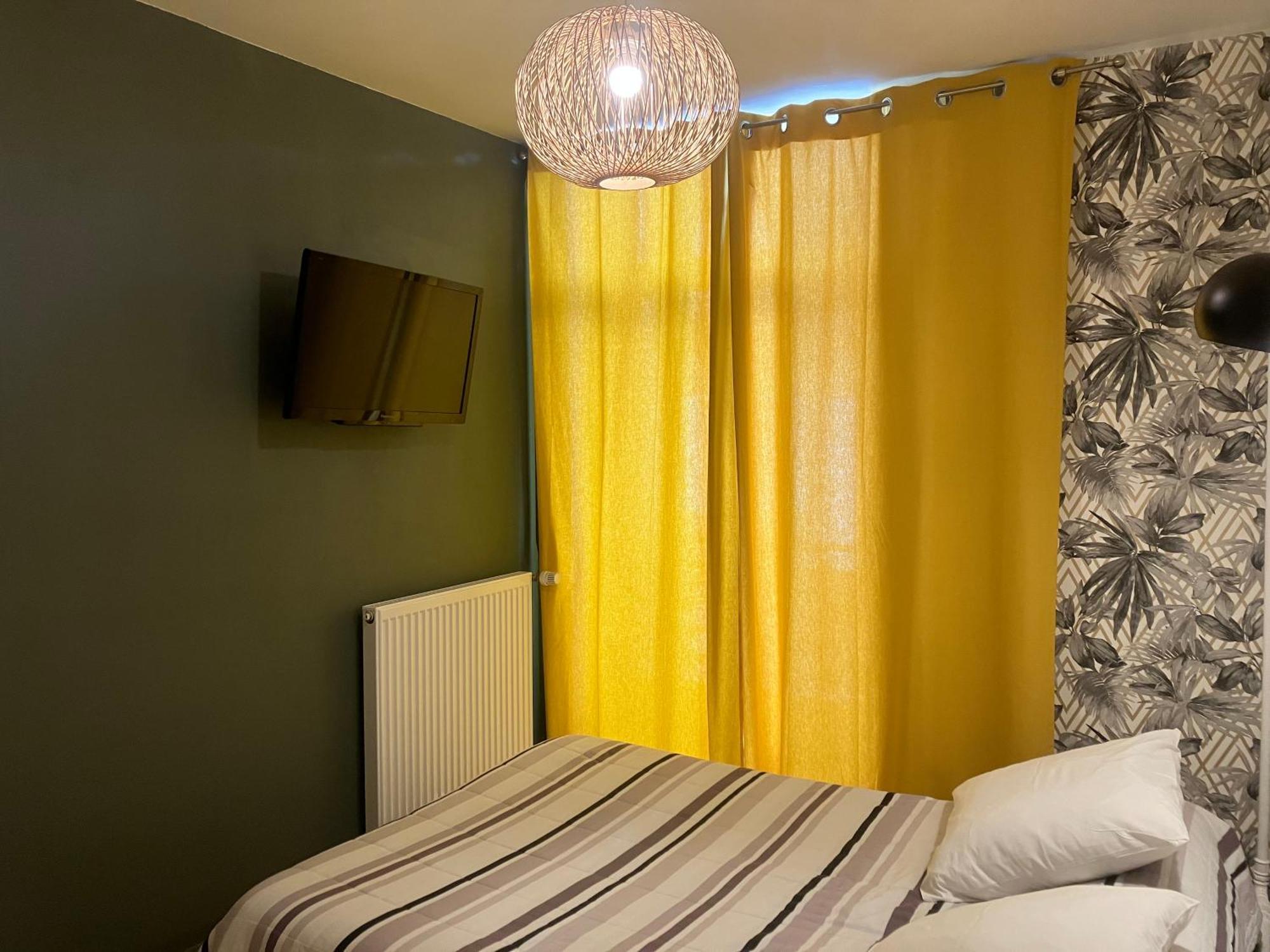 Hotel Du Nord Chambres Familiales Fontaines  Екстер'єр фото