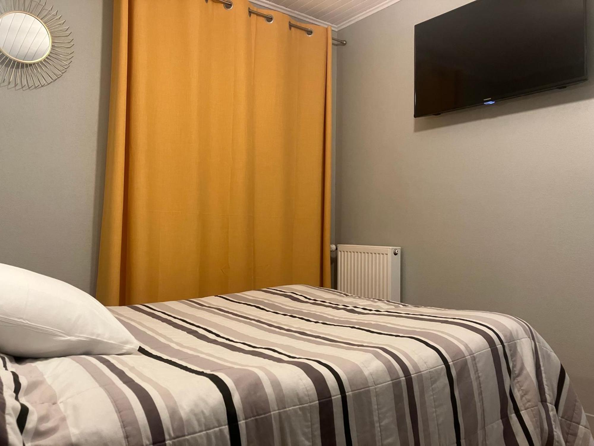 Hotel Du Nord Chambres Familiales Fontaines  Екстер'єр фото